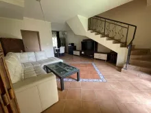 sofa narożna, stolik