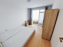 łóżko. szafa