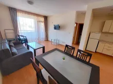 Stół z krzesłami