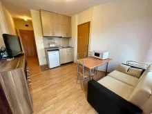 Sofa i stół obiadowy