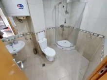 kabina prysznicowa, umywalka, toaleta