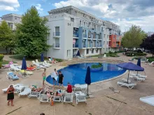 widok na basen z tarasu