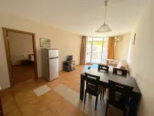 Stół z krzesłami