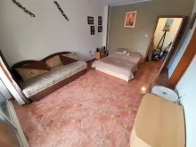 lozko i sofa