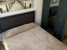 Łóżko i szafa
