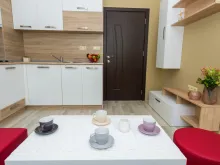 stół z krzesłami