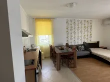 salon, sofa, stolik, krzesła