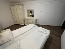 łóżko, szafa, komoda,lustro