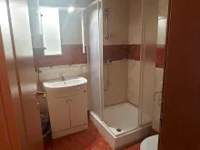 łazienka z toaleta