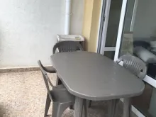 stół z krzesłami