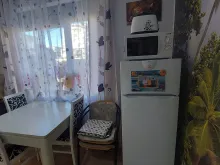 stół lodówka