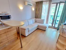 Salon z wyjściem na taras