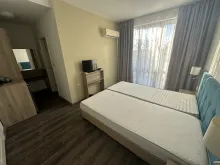 szafki, łóżko