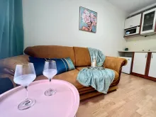 Sofa i stół