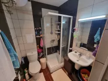 łazienka z prysznicem