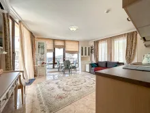 salon z wiodkiem na góry
