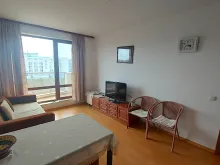 Sofa, stół, telewizor