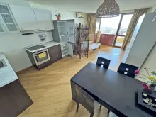 stół obiadowy, aneks kuchenny