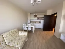 aneks kuchenny, sofa, stolik