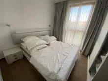 Łóżko i szafki