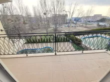 Widok z balkonu na basen