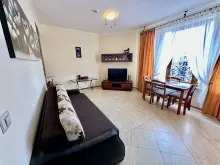 Sofa i stół obiadowy