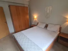 Łóżko i szafę pierwszej sypialni