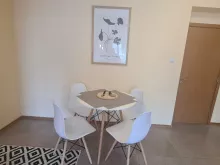 Stół obiadowy z krzesłami