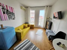 Wyposażony pokój dzienny w kompleksie Sunny day 6