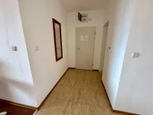 Przedpokój z lustrem