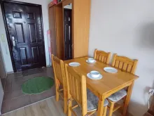 Stół obiadowy z krzesłami