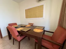 Stół obiadowy z krzesłami