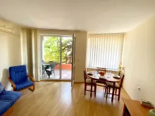 Stół obiadowy z krzesłami