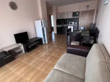 Sofa telewizor w pokoju dziennym