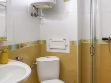 toaleta i kabina prysznicowa