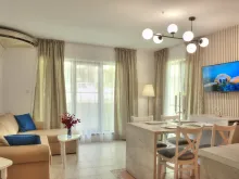 telewizor i sofa