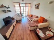 Telewizor i sofa