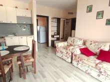 Sofa i stół obiadowy
