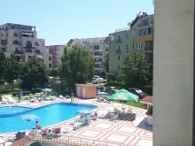 Widok na basen z Tarasu