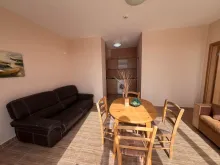 Sofa i stół obiadowy