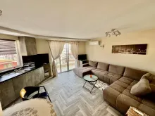 Sofa i stół obiadowy