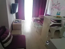telewizor na ścianie