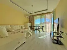 Telewizor i kanapa