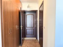 Przedpokój z wbudowaną szafą
