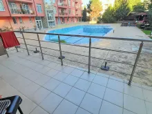 Taras z widokiem na basen