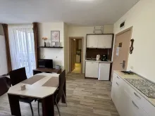 Stół jadalny i meble kuchenne