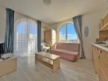 Dwa panoramiczne okna
