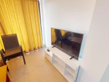 Telewizor i stół