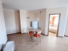 kuchnia, jadalnia, lodówka