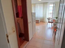Przedpokój z szafą